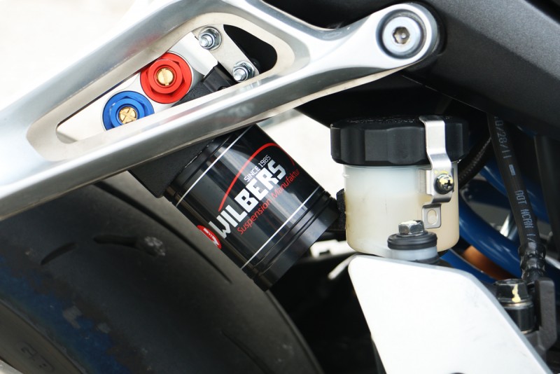 Honda CB1000R in predelava vzmetenja: vilice K-Tech in blažilnik Wilbers