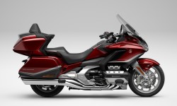 GL1800 Gold Wing Tour / DCT+Airbag